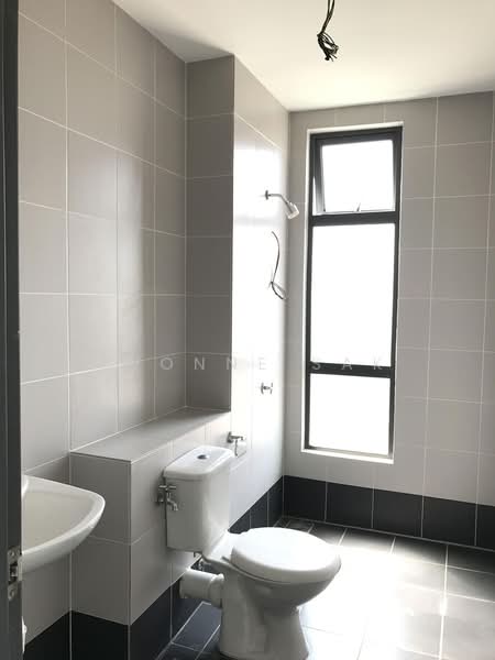 Kondominium untuk Dijual di The Suritz - Yvonne Sak - Bathroom - PropertyGuru.com.my