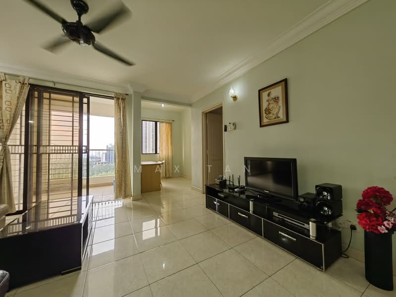 Kondominium untuk Dijual di Casa Tropicana - Max Tan - Living Room - PropertyGuru.com.my