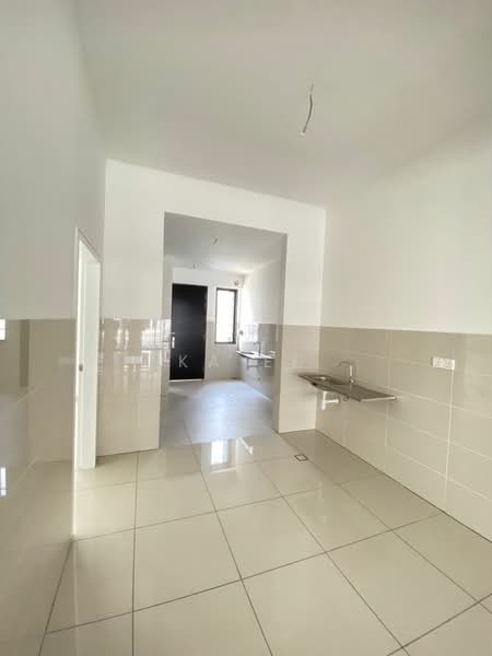 Rumah Teres 2-Tingkat untuk Dijual di Elmina (Shah Alam) - Ka Ee - Kitchen - PropertyGuru.com.my