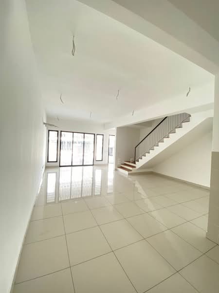 Rumah Teres 2-Tingkat untuk Dijual di Elmina (Shah Alam) - Ka Ee - Living Room - PropertyGuru.com.my
