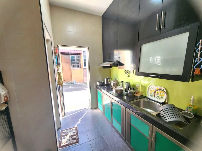 Rumah Teres 2-Tingkat untuk Dijual di Taman Setia Indah (Tebrau) - Karl Lim - Kitchen - PropertyGuru.com.my
