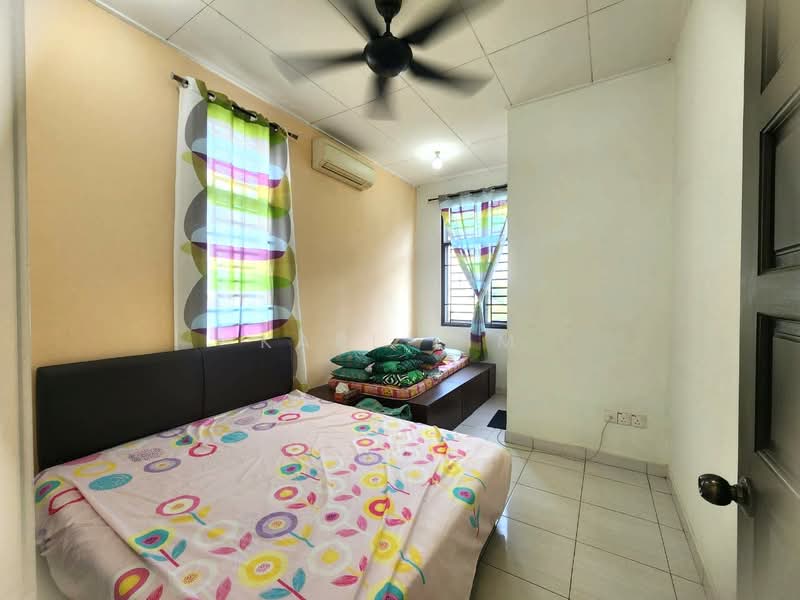 Rumah Teres 2-Tingkat untuk Dijual di Taman Setia Indah (Tebrau) - Karl Lim - Bedroom - PropertyGuru.com.my