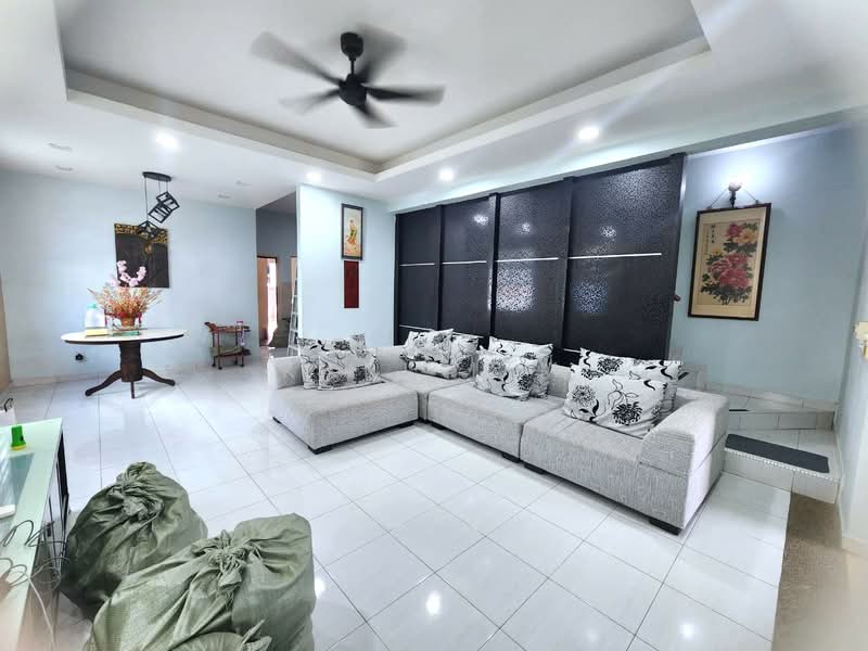 Rumah Teres 2-Tingkat untuk Dijual di Taman Setia Indah (Tebrau) - Karl Lim - Living Room - PropertyGuru.com.my