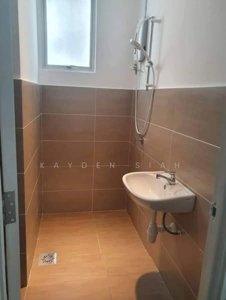 Kondominium untuk Disewa di Residensi Gembira 737 - Kayden Siah - Bathroom - PropertyGuru.com.my