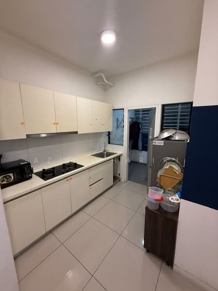 Kondominium untuk Disewa di The Greens (Residensi Hijauan) @ Subang West - Azura Hariri - Kitchen - PropertyGuru.com.my