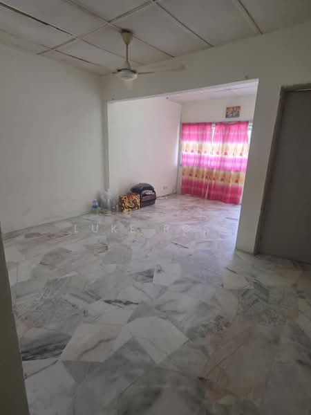 Pangsapuri untuk Disewa di Pandan Lake View - Luke Ross - Living Room - PropertyGuru.com.my