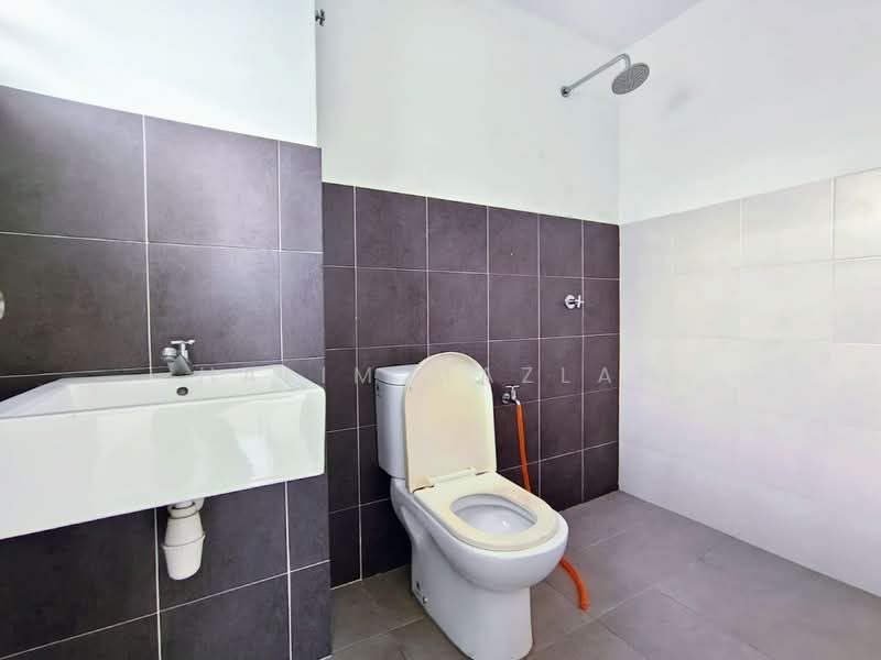 Terraced House for Rent in Kuala Selangor (Selangor) - Halim Mazlan - Bathroom - PropertyGuru.com.my