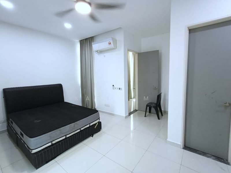 Rumah Teres 2-Tingkat untuk Dijual di Taman Eco Cascadia (Tebrau) - Karl Lim - Bedroom - PropertyGuru.com.my