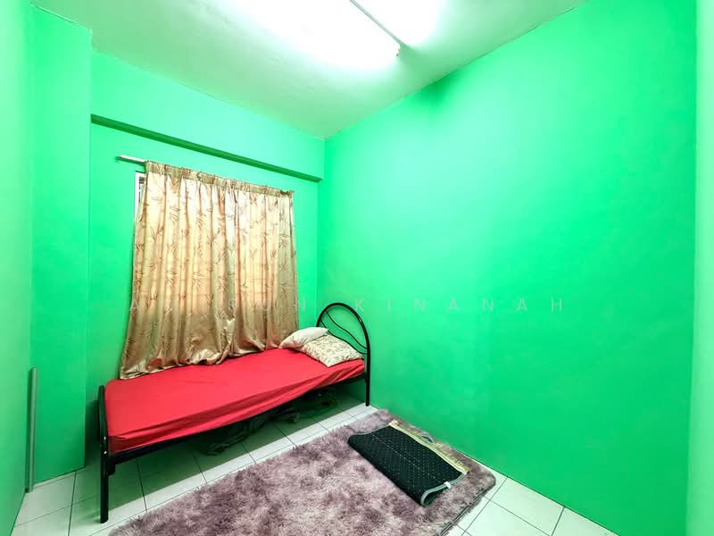 Pangsapuri untuk Dijual di Puncak Baiduri Apartment - Amirun Kinanah - Bedroom - PropertyGuru.com.my