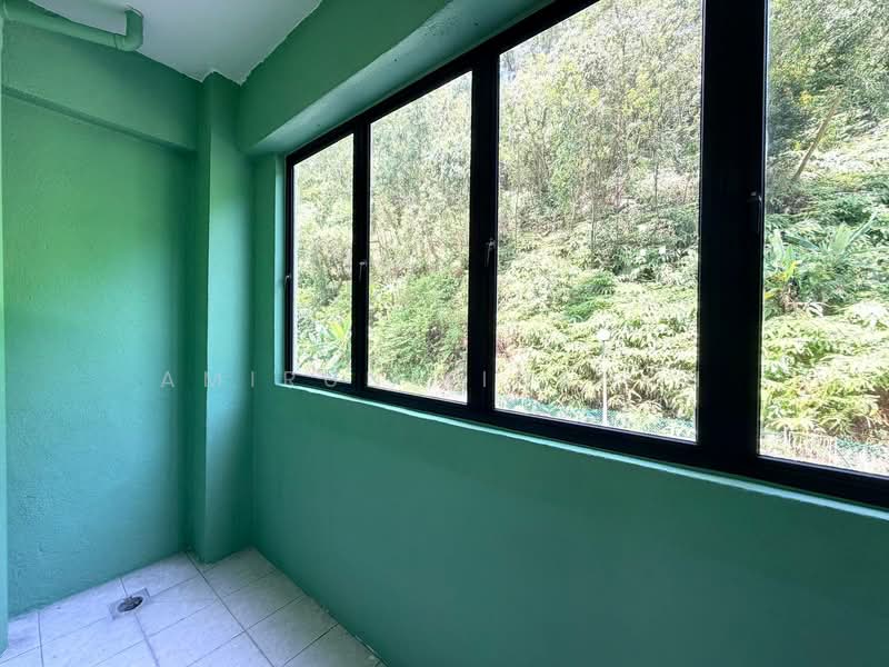 Pangsapuri untuk Dijual di Puncak Baiduri Apartment - Amirun Kinanah - View - PropertyGuru.com.my