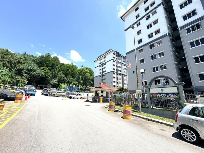 Pangsapuri untuk Dijual di Puncak Baiduri Apartment - Amirun Kinanah - Exterior - PropertyGuru.com.my