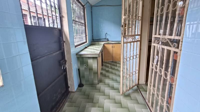 Rumah Teres 1-Tingkat untuk Dijual di Taman Perling (Perling) - Karl Lim - Kitchen - PropertyGuru.com.my