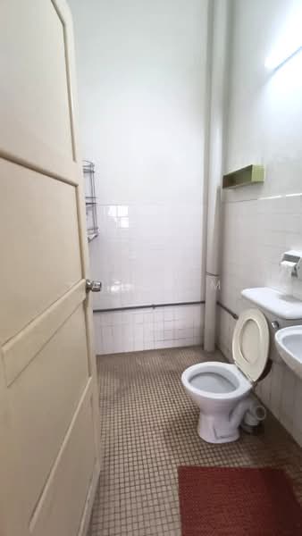 Rumah Teres 1-Tingkat untuk Dijual di Taman Perling (Perling) - Karl Lim - Bathroom - PropertyGuru.com.my