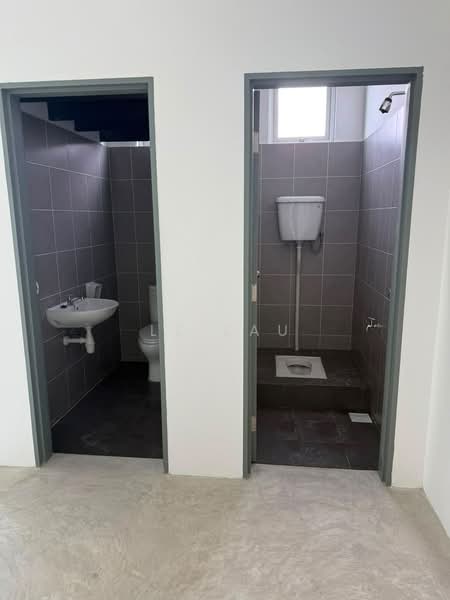 Kedai untuk Disewa di Skudai (Johor) - LZ Lau - Bathroom - PropertyGuru.com.my