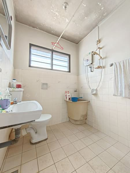 Rumah Teres 2-Tingkat untuk Dijual di Ipoh Garden (Ipoh) - Qazin Khoo - Bathroom - PropertyGuru.com.my