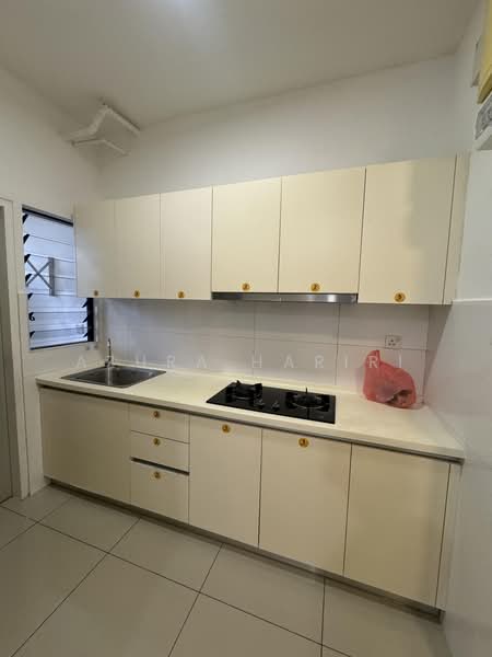 Kondominium untuk Disewa di The Greens (Residensi Hijauan) @ Subang West - Azura Hariri - Kitchen - PropertyGuru.com.my