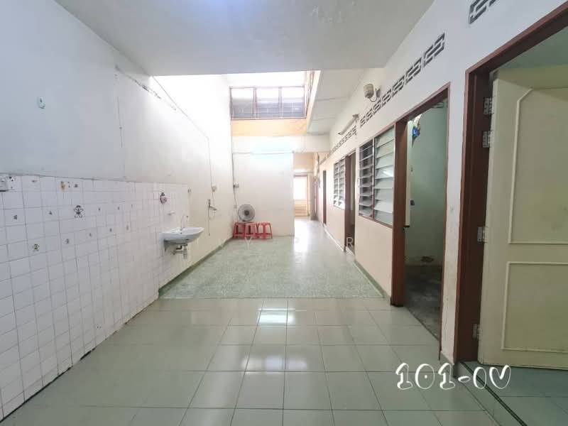 1-storey Terraced House for Sale in Meru (Klang) - Ivy Por - Corridor - PropertyGuru.com.my