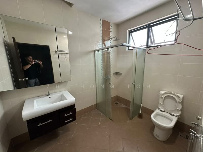 Rumah Banglo untuk Disewa di Ukay Heights (Ampang) - Zhi Hong Loh - Bathroom - PropertyGuru.com.my