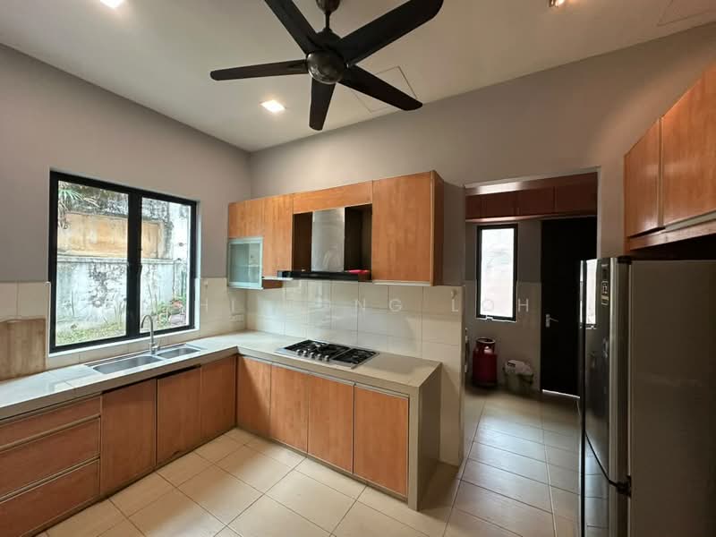 Rumah Banglo untuk Disewa di Ukay Heights (Ampang) - Zhi Hong Loh - Kitchen - PropertyGuru.com.my