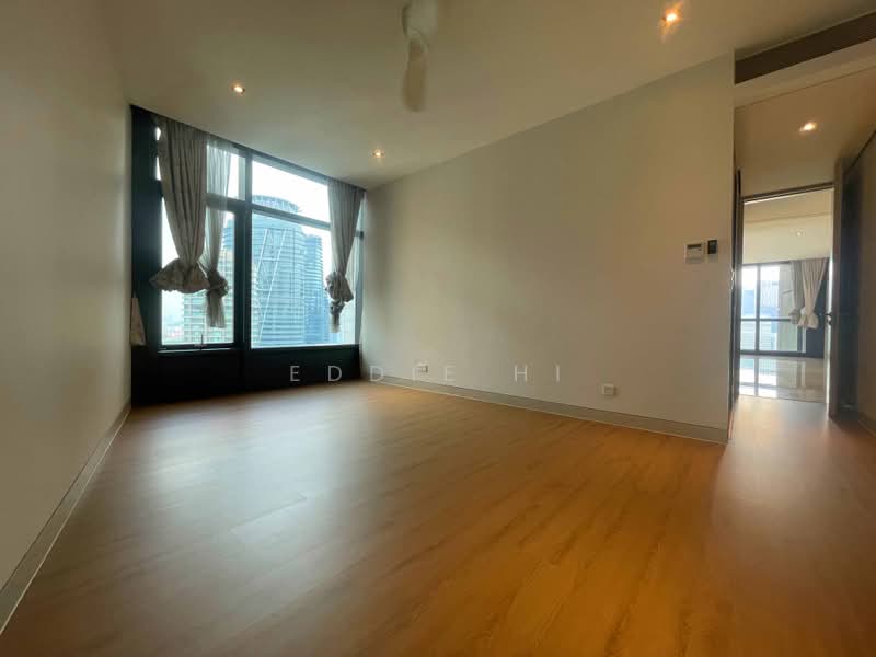 Kondominium untuk Dijual di Condominium @ The Troika - Eddie Hi - Living Room - PropertyGuru.com.my