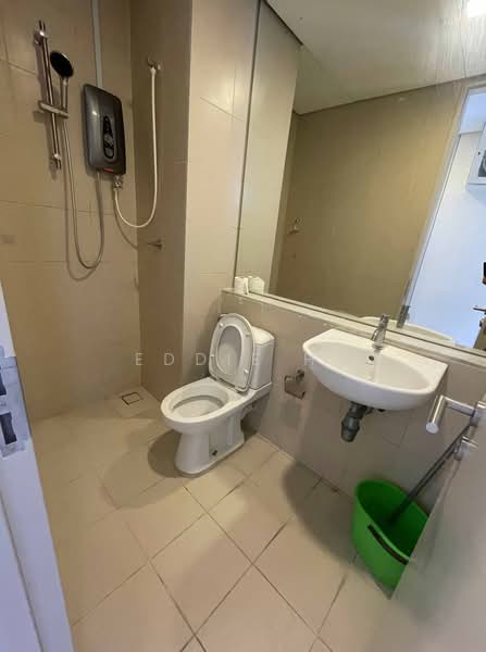 Kondominium untuk Dijual di Condominium @ The Troika - Eddie Hi - Bathroom - PropertyGuru.com.my