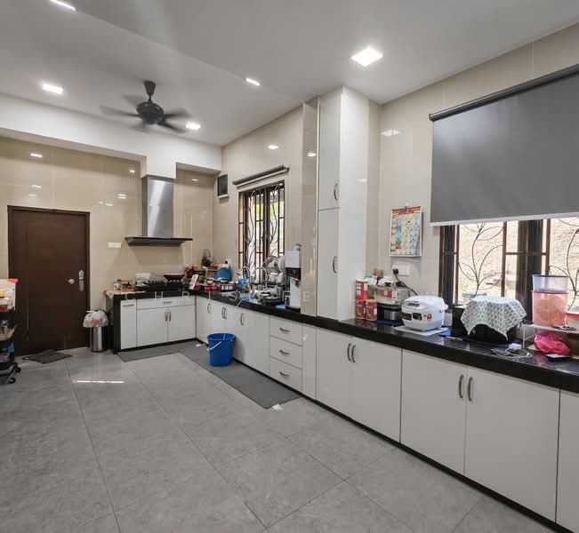 Bungalow House untuk Dijual di Kayangan Heights (Shah Alam) - Christie Liew - Kitchen - PropertyGuru.com.my