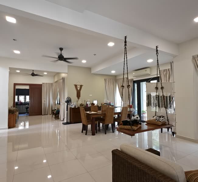 Bungalow House untuk Dijual di Kayangan Heights (Shah Alam) - Christie Liew - Living Room - PropertyGuru.com.my