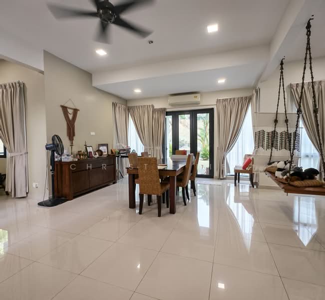 Bungalow House untuk Dijual di Kayangan Heights (Shah Alam) - Christie Liew - Living Room - PropertyGuru.com.my