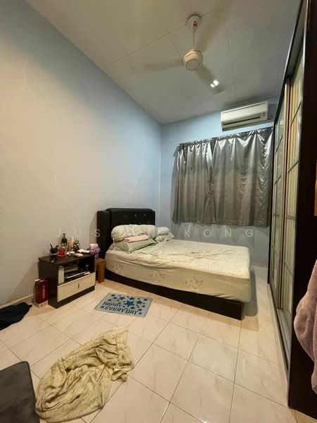 Rumah Teres 1.5-Tingkat untuk Dijual di Taman Sierra Perdana (Masai) - Justin Kong - Bedroom - PropertyGuru.com.my