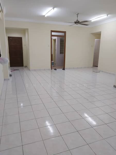 Kondominium untuk Dijual di Pelangi Condominium - Shawn Tan - Living Room - PropertyGuru.com.my