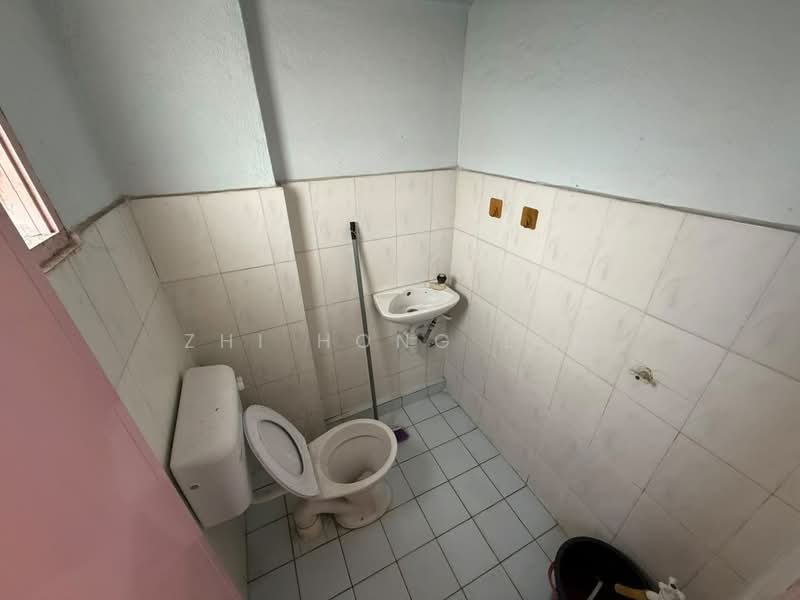 Rumah Flat untuk Dijual di Prima Setapak Flat - Zhi Hong Loh - Bathroom - PropertyGuru.com.my