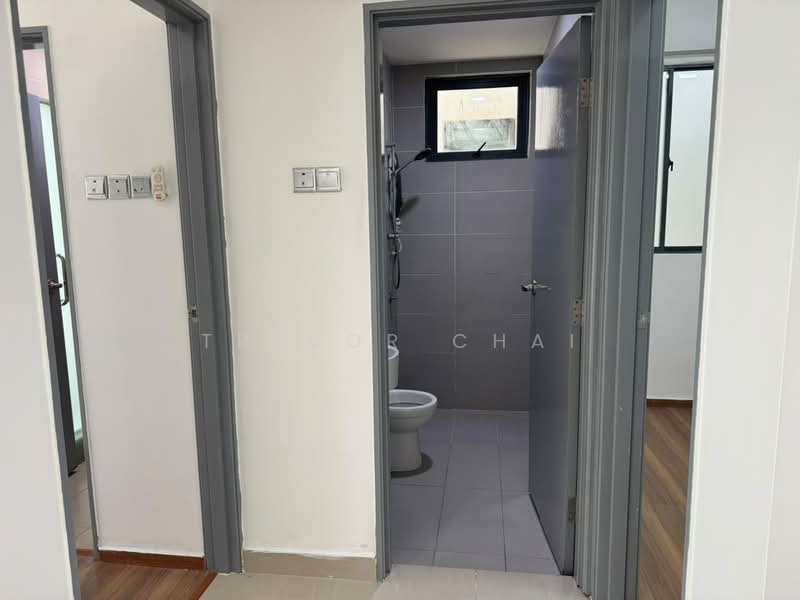 Service Residence for Sale at Amerin Residence - Trevor Chai - Bathroom - PropertyGuru.com.my