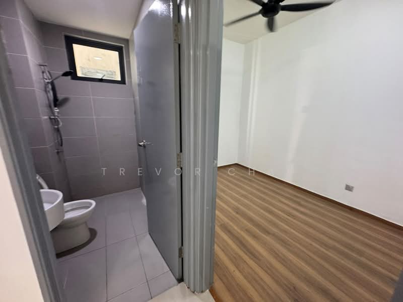 Service Residence for Sale at Amerin Residence - Trevor Chai - Bathroom - PropertyGuru.com.my