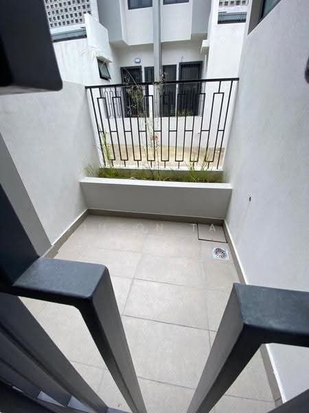 2-storey Terraced House for Sale in Elmina (Shah Alam) - Winson Tam - Balcony - PropertyGuru.com.my