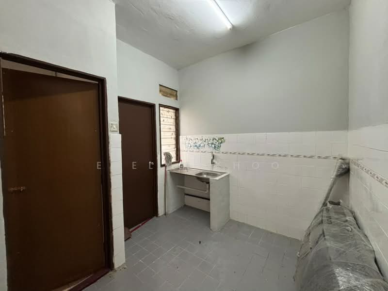 Rumah Teres 2-Tingkat untuk Dijual di Bukit Sentosa (Rawang) - Evelyn Khoo - Kitchen - PropertyGuru.com.my