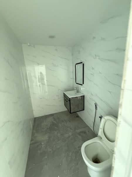 Kedai untuk Disewa di Sri Petaling (Kuala Lumpur) - John Khaw - Bathroom - PropertyGuru.com.my