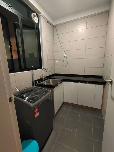 Kediaman Servis untuk Dijual di Ong Kim Wee Residence - Joanne How - Kitchen - PropertyGuru.com.my