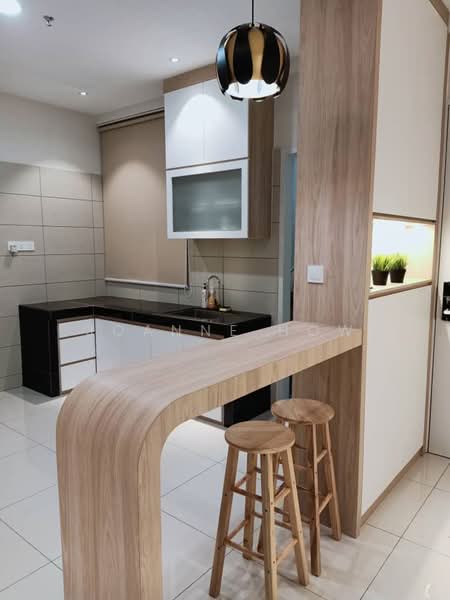 Kediaman Servis untuk Dijual di Ong Kim Wee Residence - Joanne How - Kitchen - PropertyGuru.com.my
