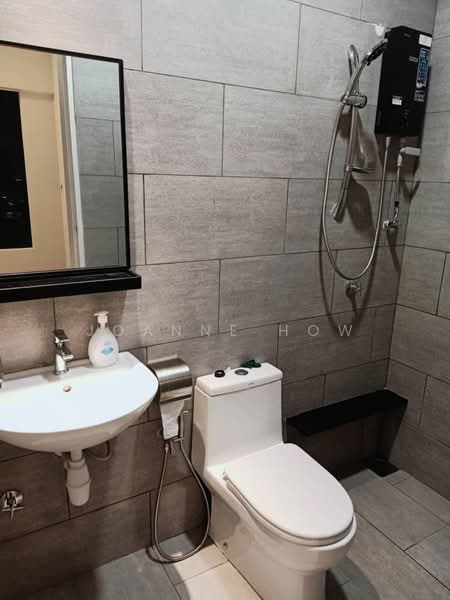 Kediaman Servis untuk Dijual di Ong Kim Wee Residence - Joanne How - Bathroom - PropertyGuru.com.my