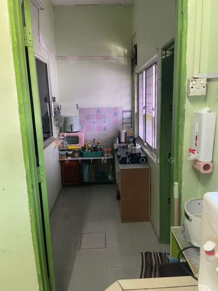 Rumah Teres 1-Tingkat untuk Dijual di Taman Kota Masai (Pasir Gudang) - Justin Kong - Kitchen - PropertyGuru.com.my