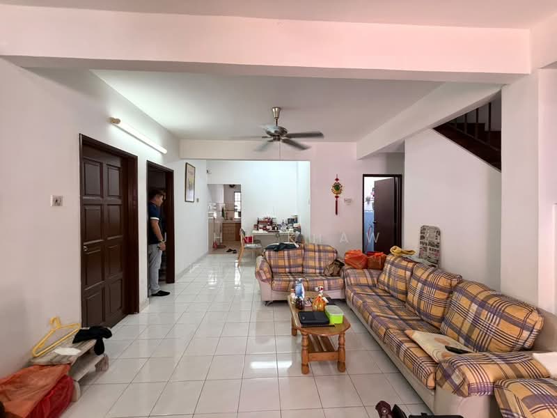 Rumah Teres 2-Tingkat untuk Dijual di Taman Sri Subang (Sunway) - John Khaw - Living Room - PropertyGuru.com.my