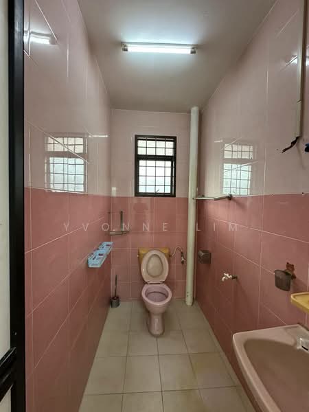 Rumah Teres 2-Tingkat untuk Dijual di Taman Muhibbah (Kulai) - Yvonne Lim - Bathroom - PropertyGuru.com.my