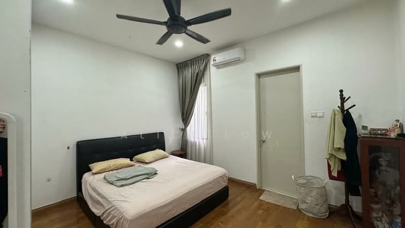 Semi-Detached House for Sale in Rawang (Selangor) - Alice Low - Bedroom - PropertyGuru.com.my