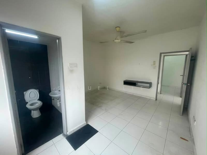Condominium for Rent at Scott Towers @ Larkin JB - Samuel Lee - Bathroom - PropertyGuru.com.my