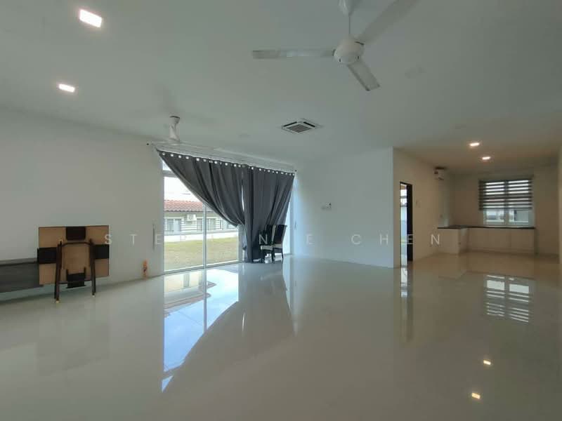 Rumah Banglo untuk Dijual di Bandar Mahkota Cheras (Cheras) - Stephanie Chen - Living Room - PropertyGuru.com.my