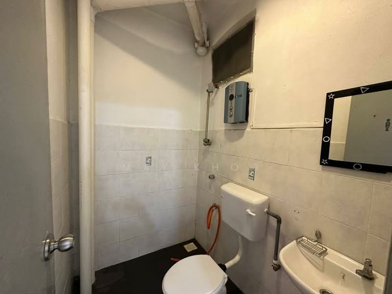 Pangsapuri untuk Dijual di Villa Krystal @ Bandar Selesa Jaya - May Khoo - Bathroom - PropertyGuru.com.my