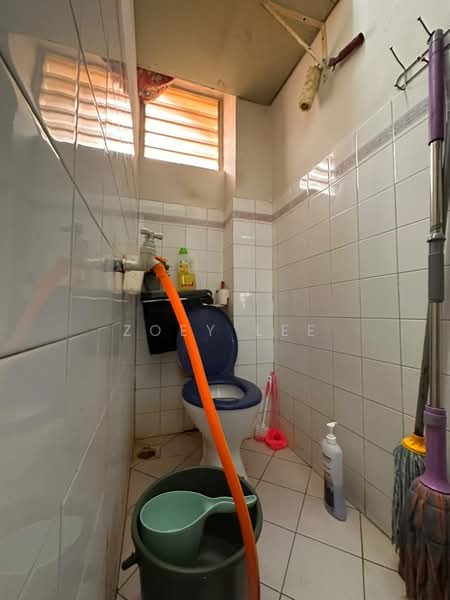 Flat for Sale at Pangsapuri Kenari - Zoey Lee - Bathroom - PropertyGuru.com.my