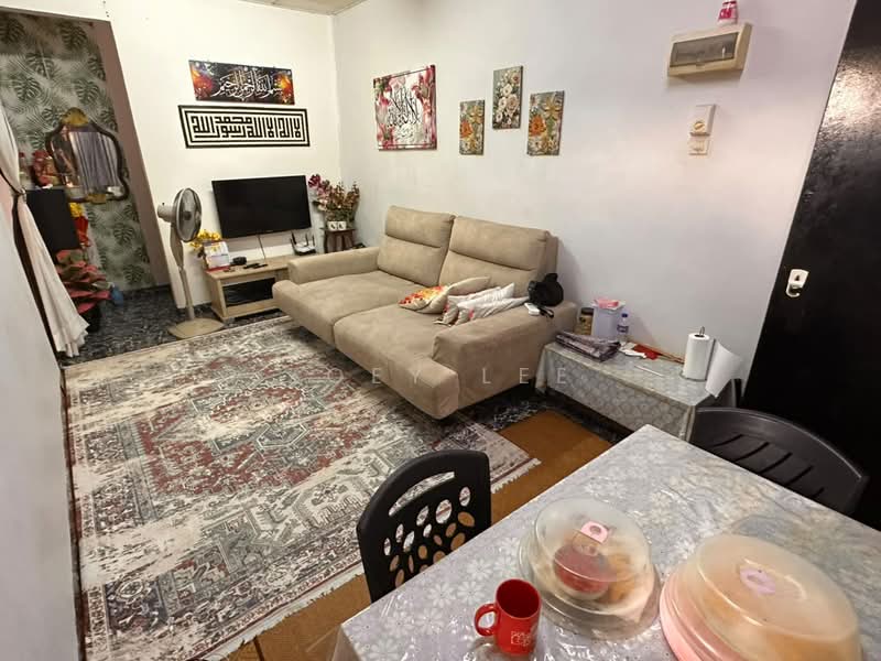 Flat for Sale at Pangsapuri Kenari - Zoey Lee - Living Room - PropertyGuru.com.my