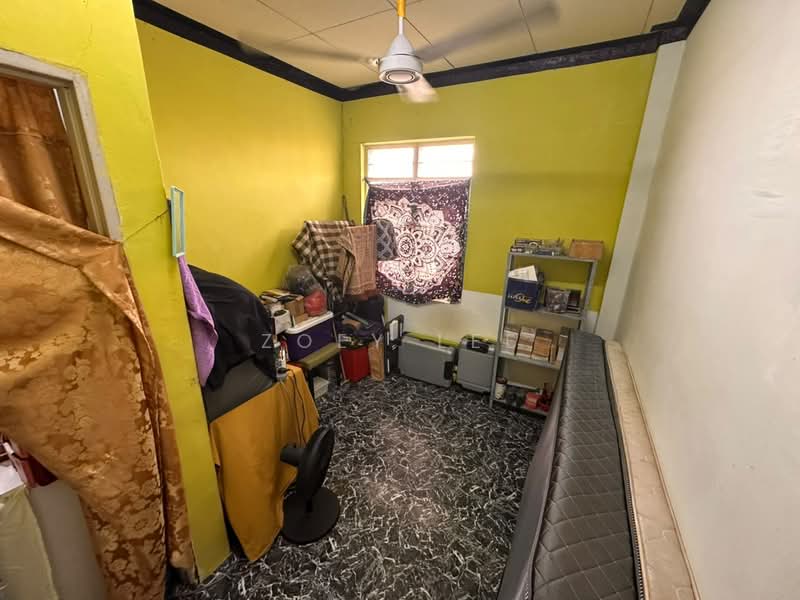 Flat for Sale at Pangsapuri Kenari - Zoey Lee - Bedroom - PropertyGuru.com.my