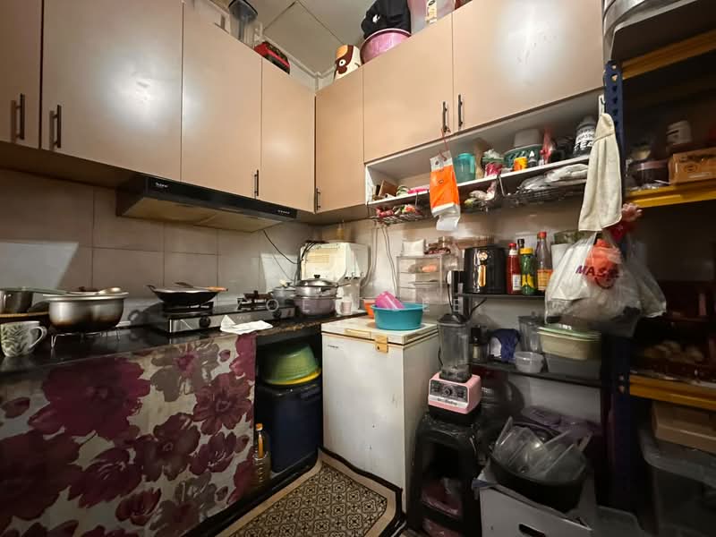 Flat for Sale at Pangsapuri Kenari - Zoey Lee - Kitchen - PropertyGuru.com.my